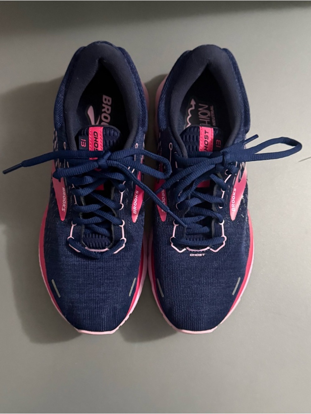Women's Brooks Ghost 13 running shoes  Size 8 EUC
